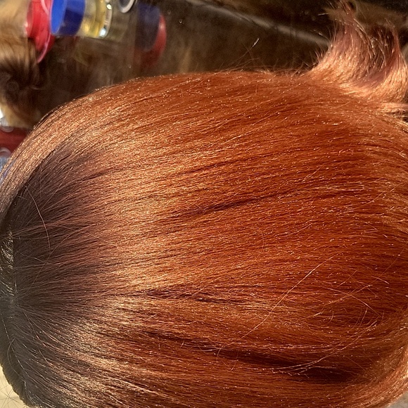 Red wig - Picture 2 of 4